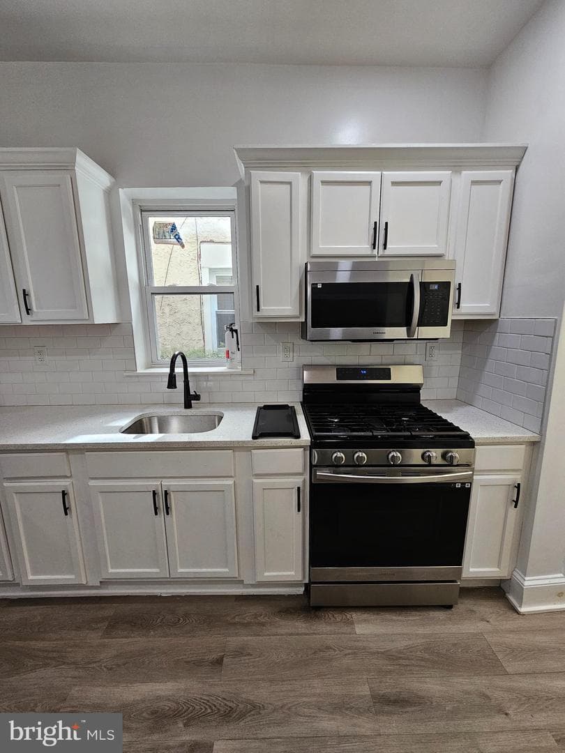 3327 N Sydenham Street photo 6