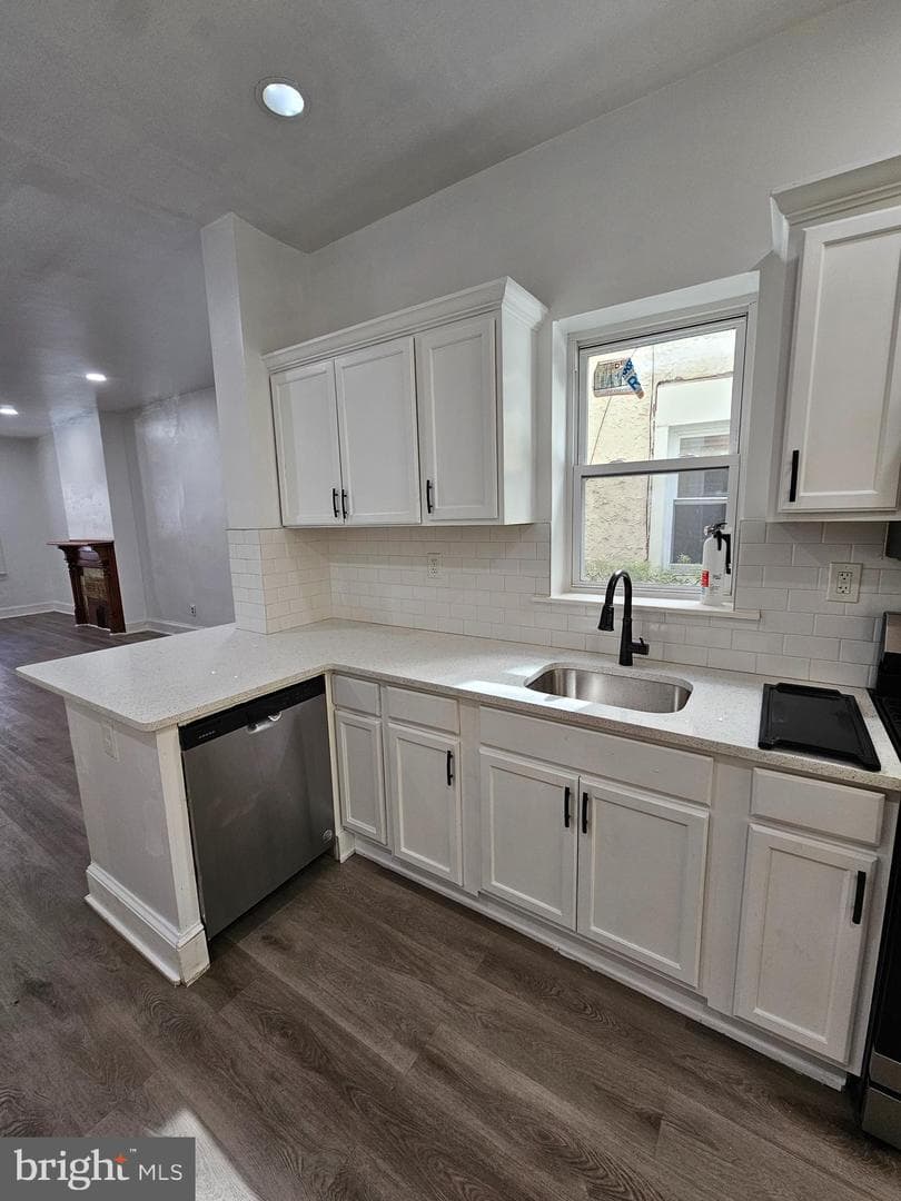 3327 N Sydenham Street photo 8