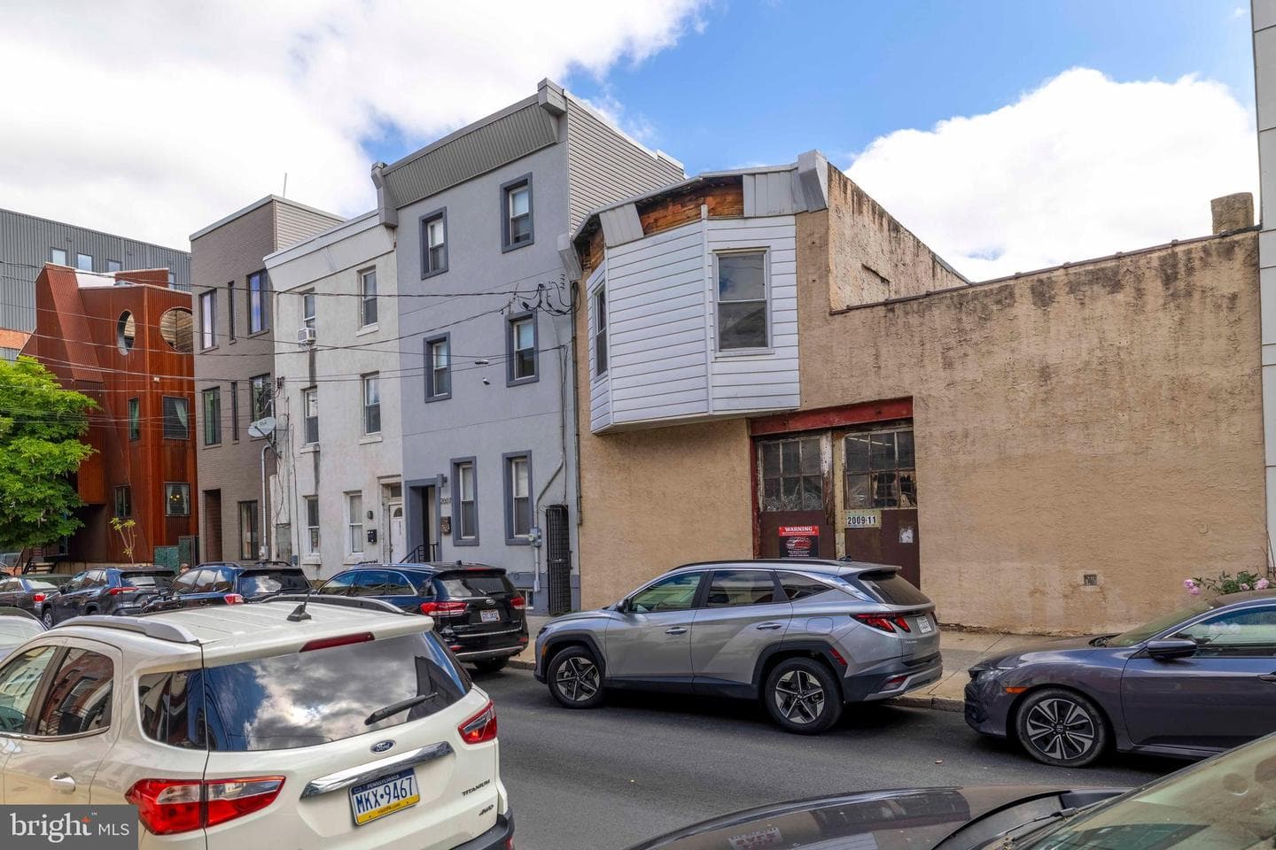 2009 E York Street photo 5