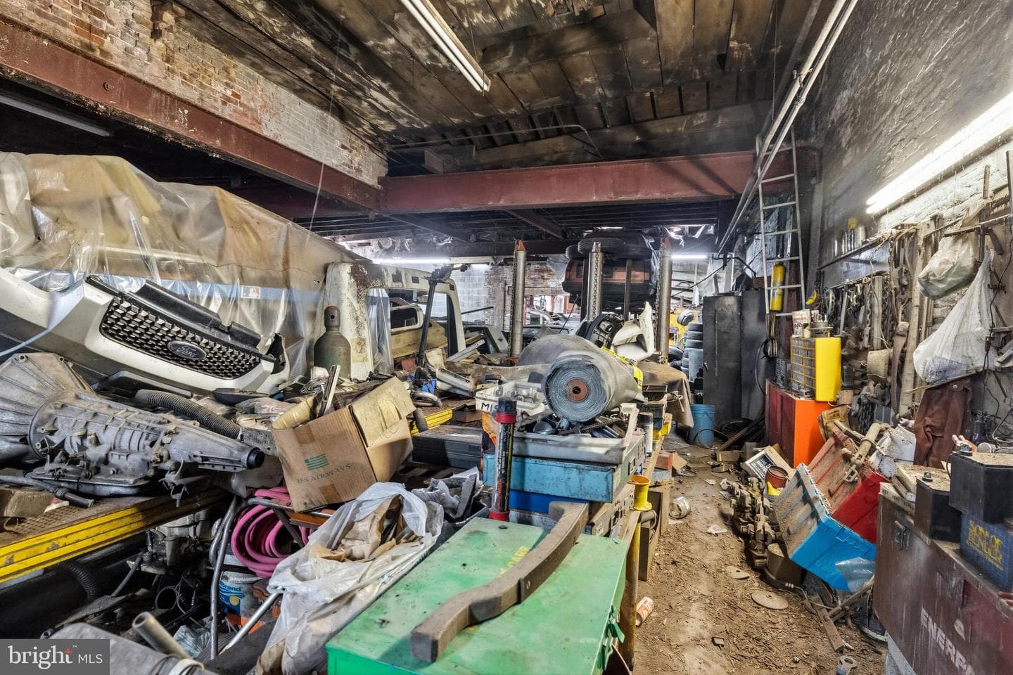 2009 E York Street photo 9