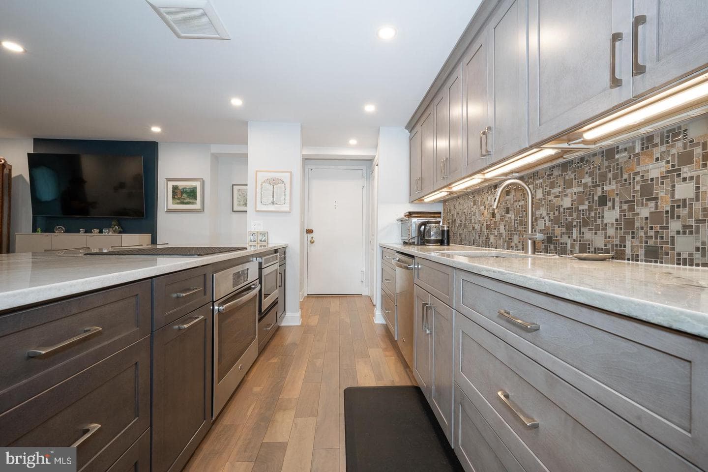1919 Chestnut Street #1018 photo 8