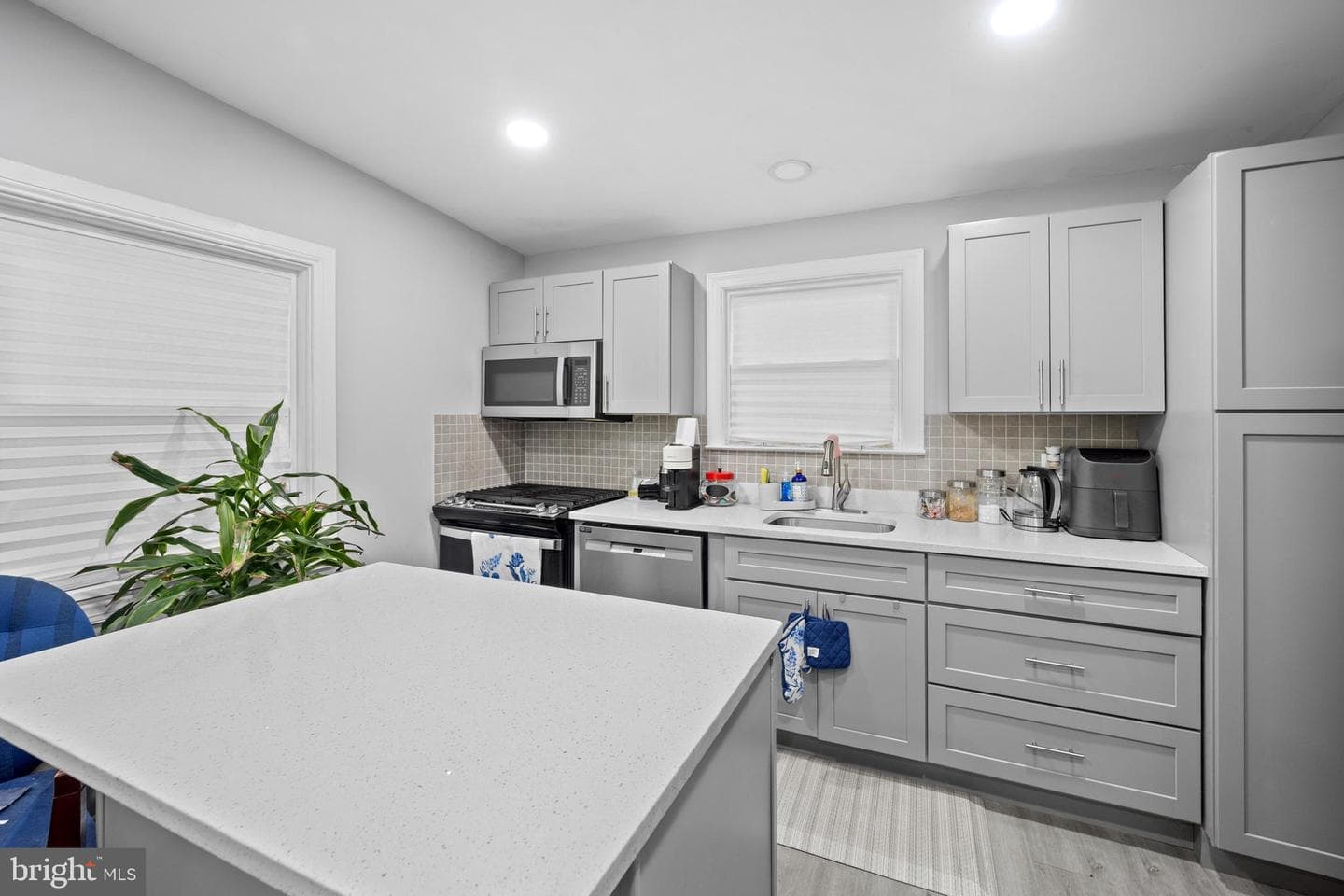 1106 Grant Avenue photo 2