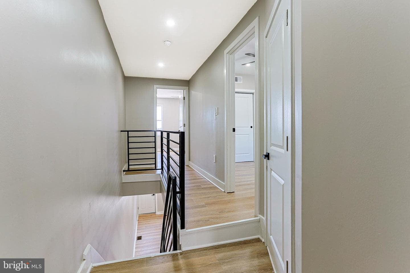 2129 E Tioga Street photo 14