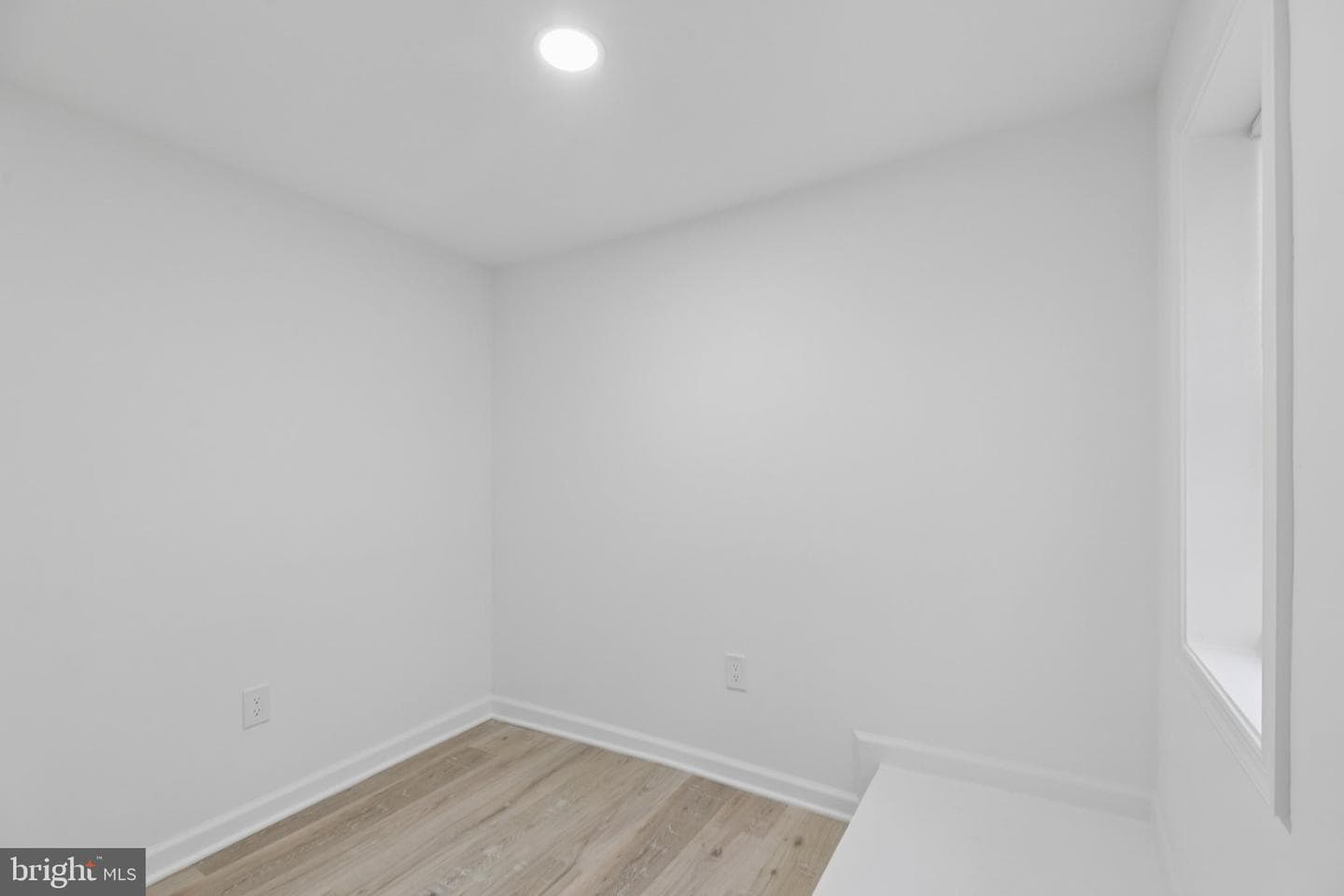 21 E Silver Street photo 16