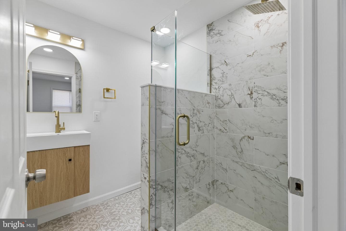21 E Silver Street photo 27