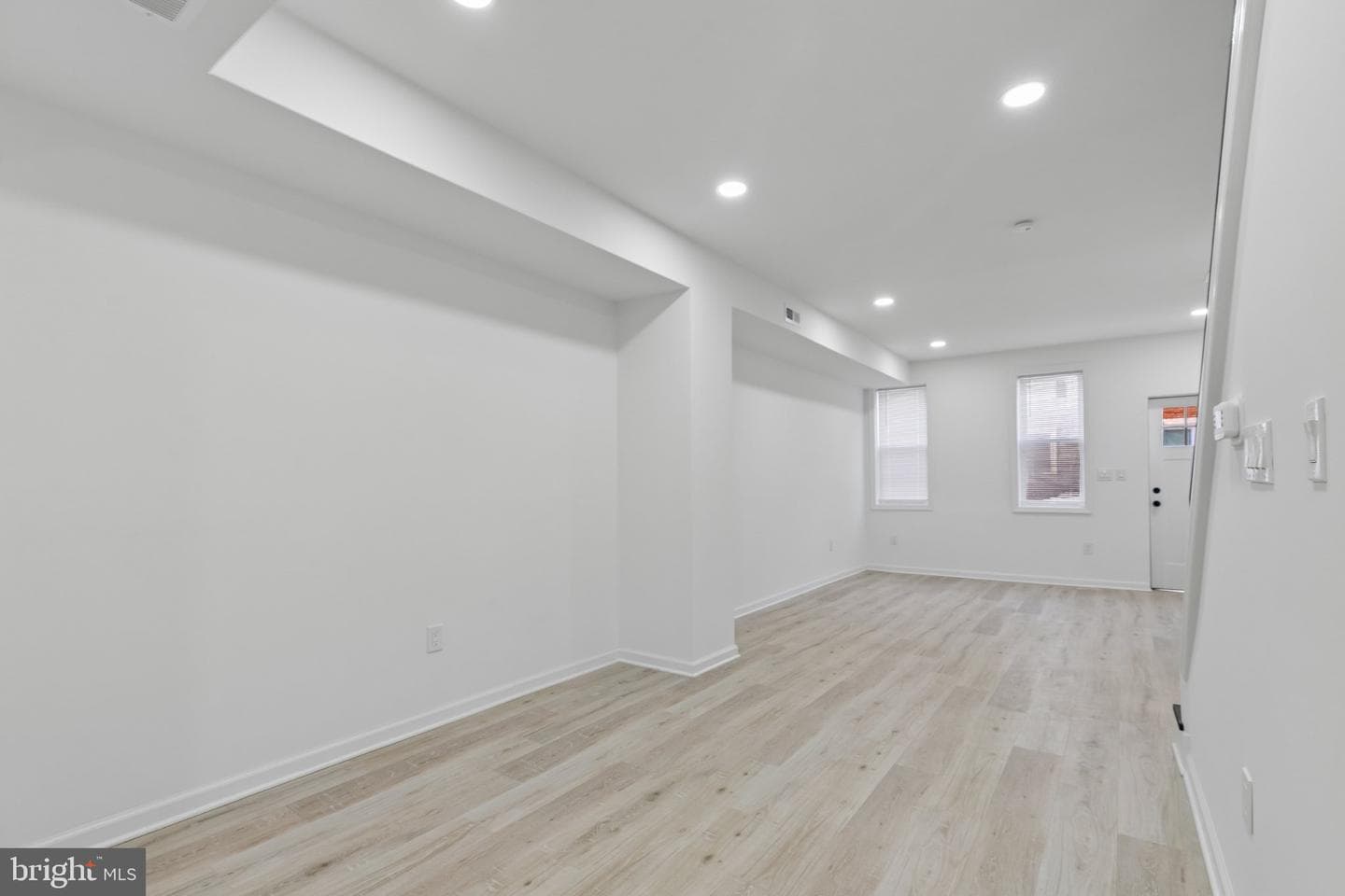 21 E Silver Street photo 5