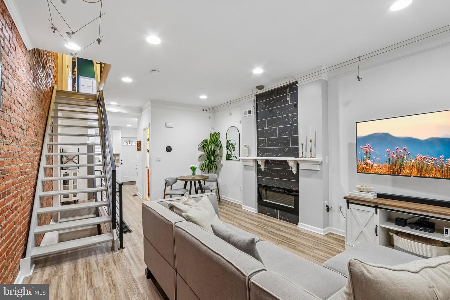 3018 W Harper Street photo 5