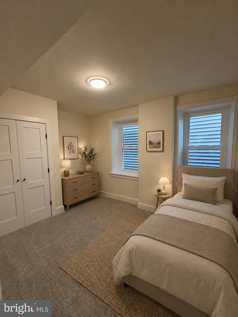 303 Green Lane photo 12