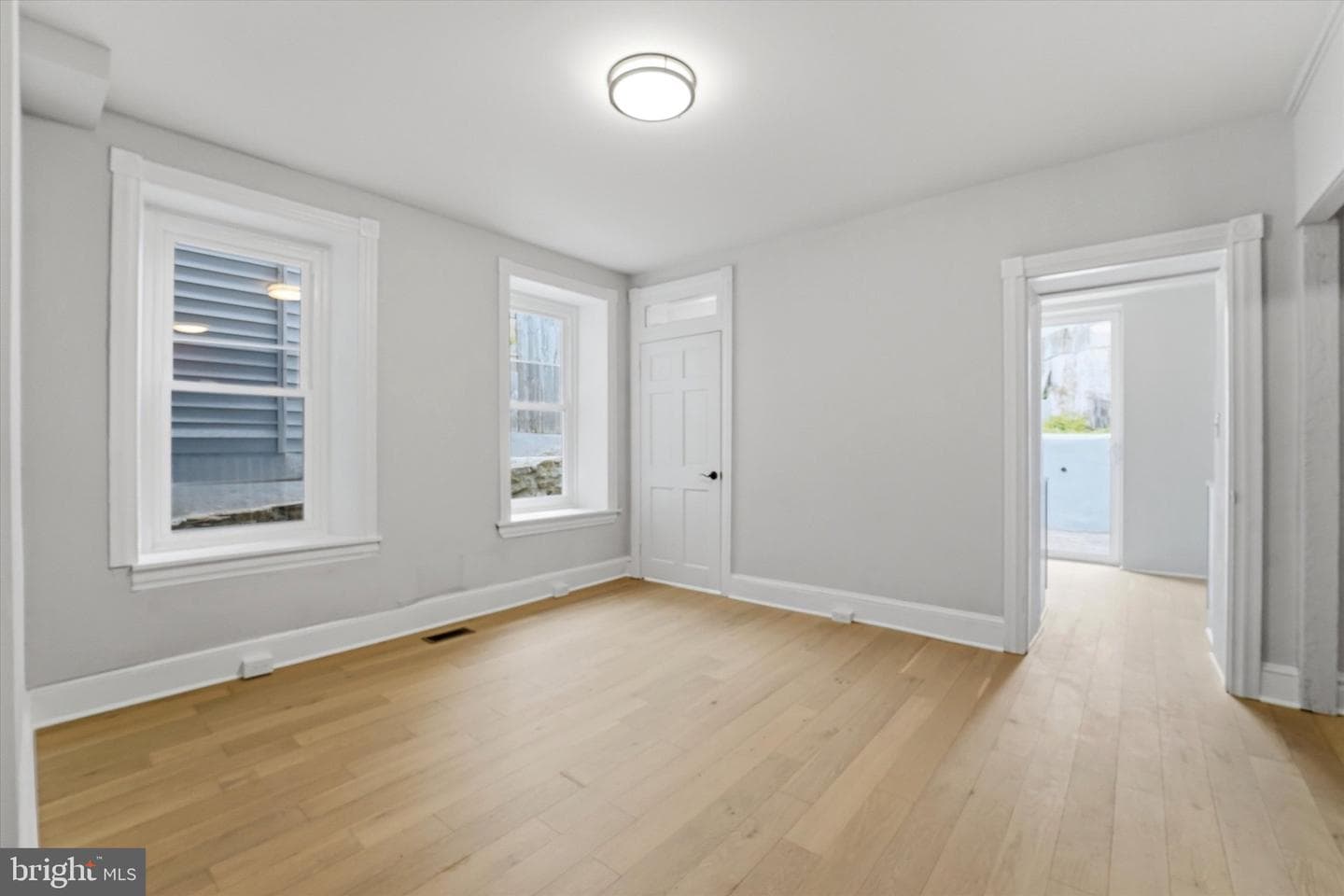 303 Green Lane photo 18
