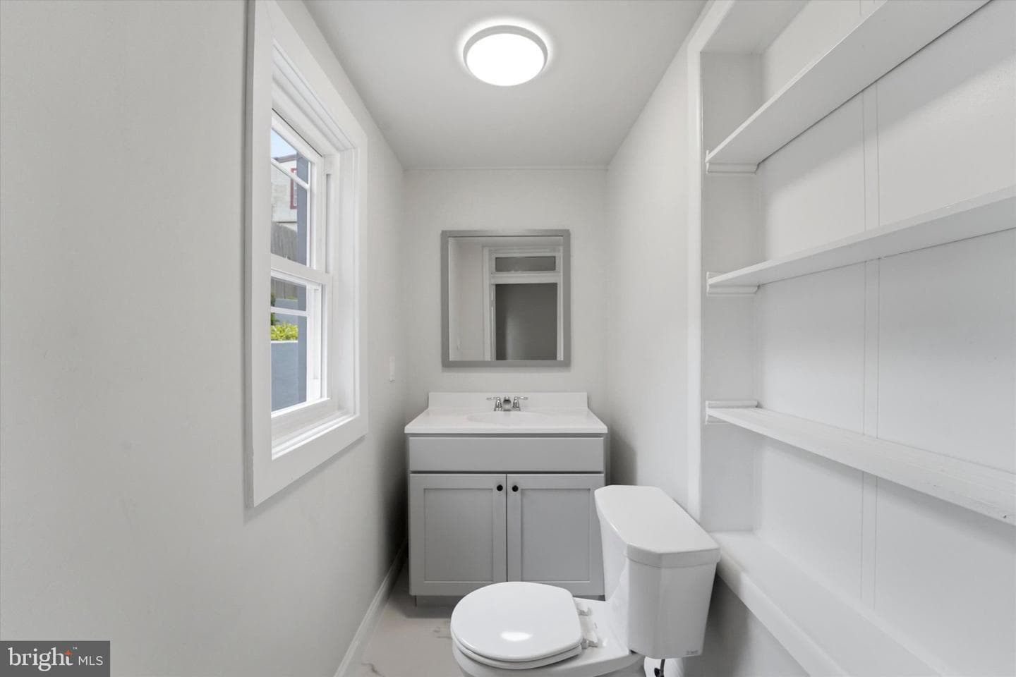 303 Green Lane photo 20