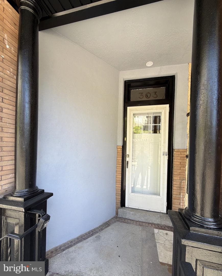 303 Green Lane photo 41