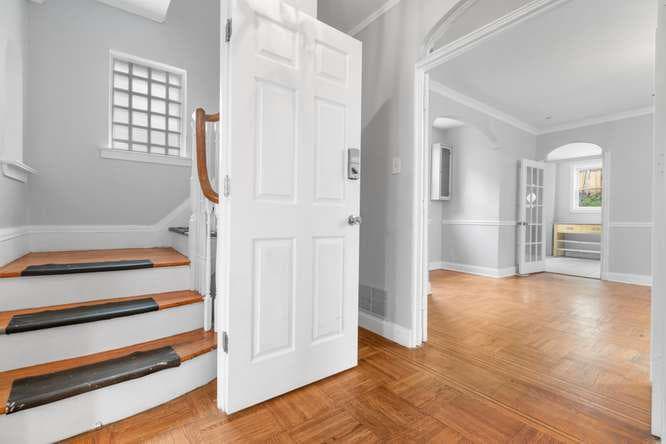 2210 Bryn Mawr Avenue photo 13