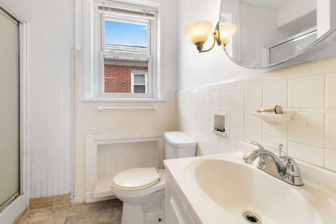 2210 Bryn Mawr Avenue photo 26