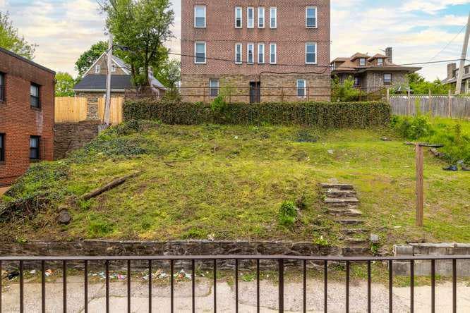 2210 Bryn Mawr Avenue photo 35