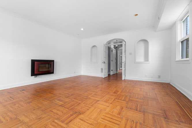 2210 Bryn Mawr Avenue photo 5