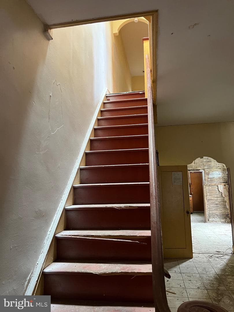 838 Snyder Avenue photo 3