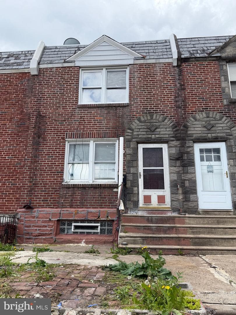 652 E Annsbury Street photo 2