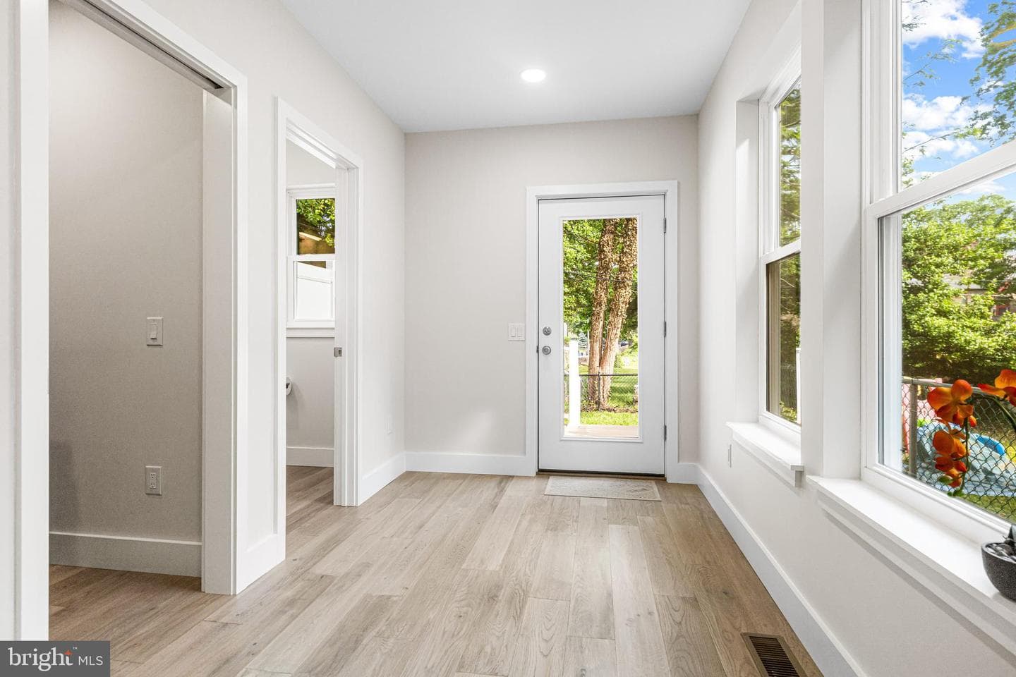 486 Shurs Lane photo 11