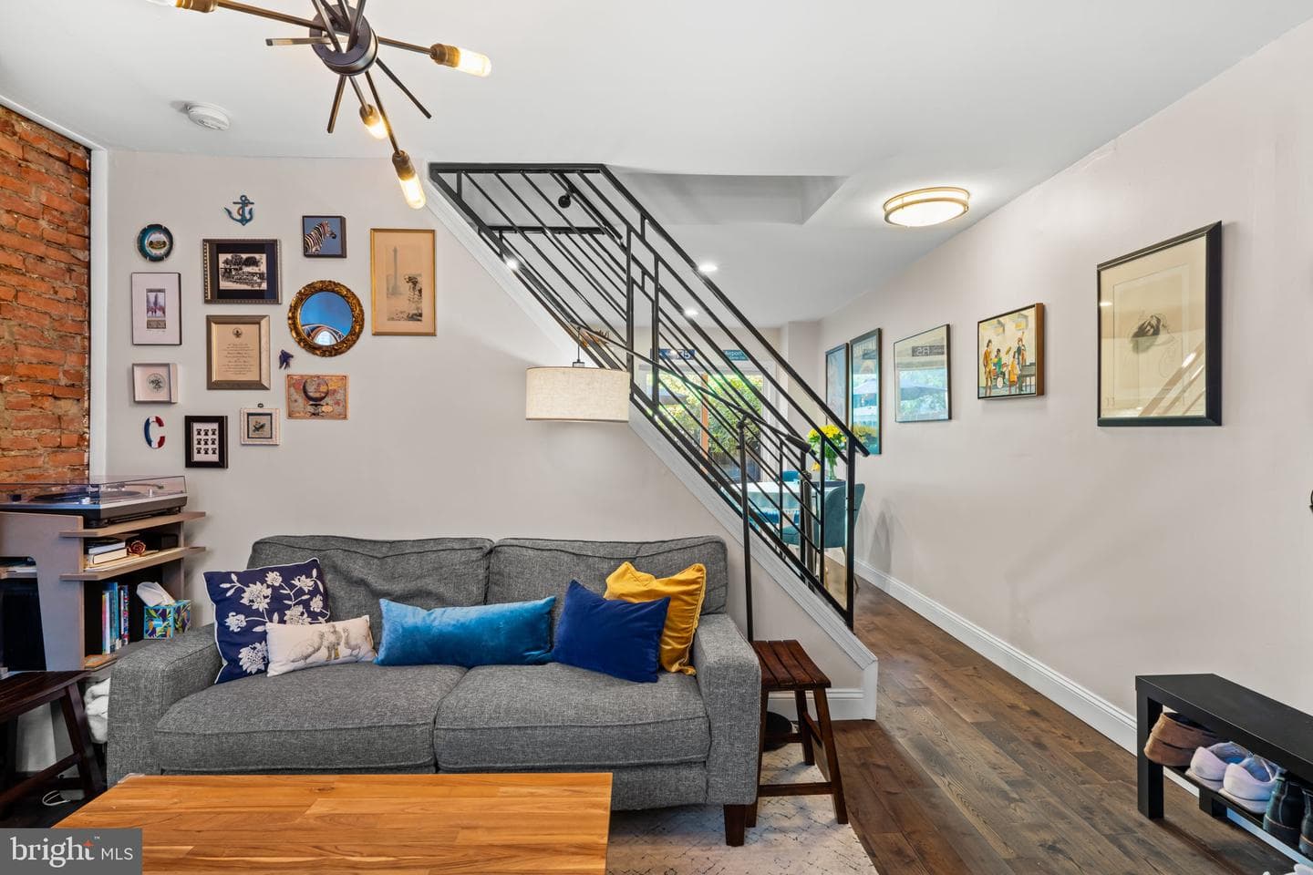 2243 League Street photo 3