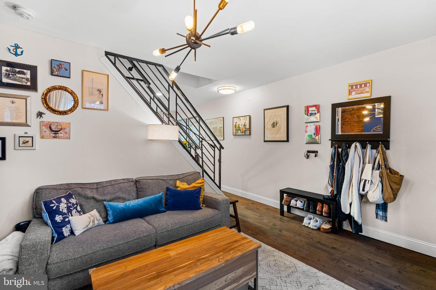 2243 League Street photo 4