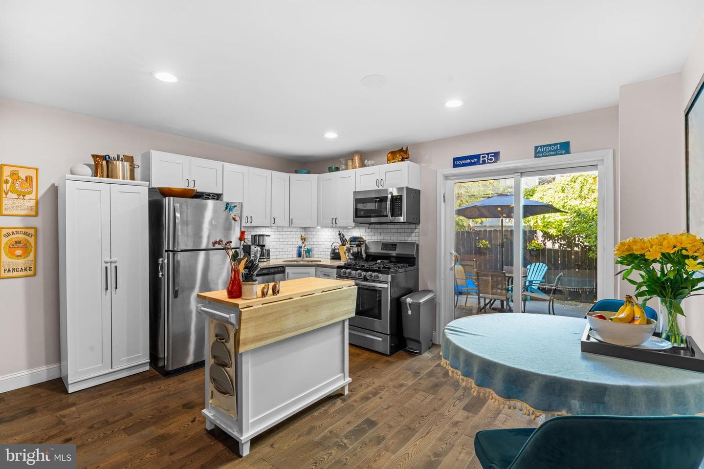 2243 League Street photo 6