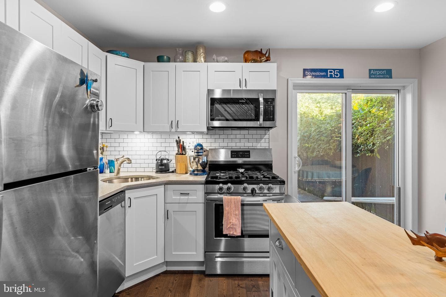 2243 League Street photo 9