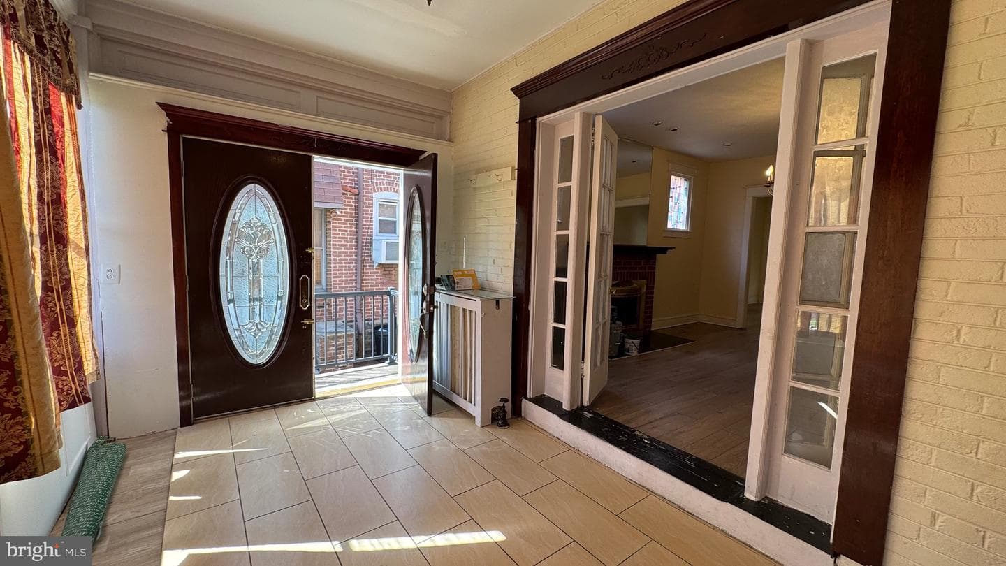 3405 Tyson Avenue photo 4