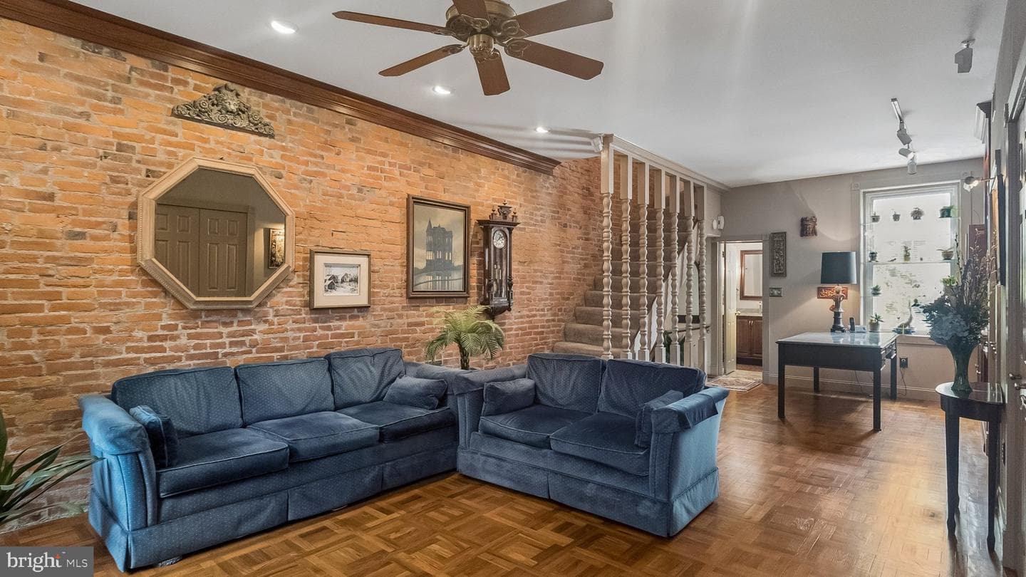 2049 Appletree Street photo 26