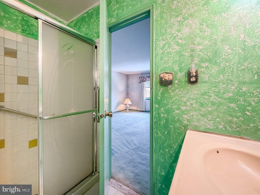 44303 Delaire Landing Road #303 photo 19