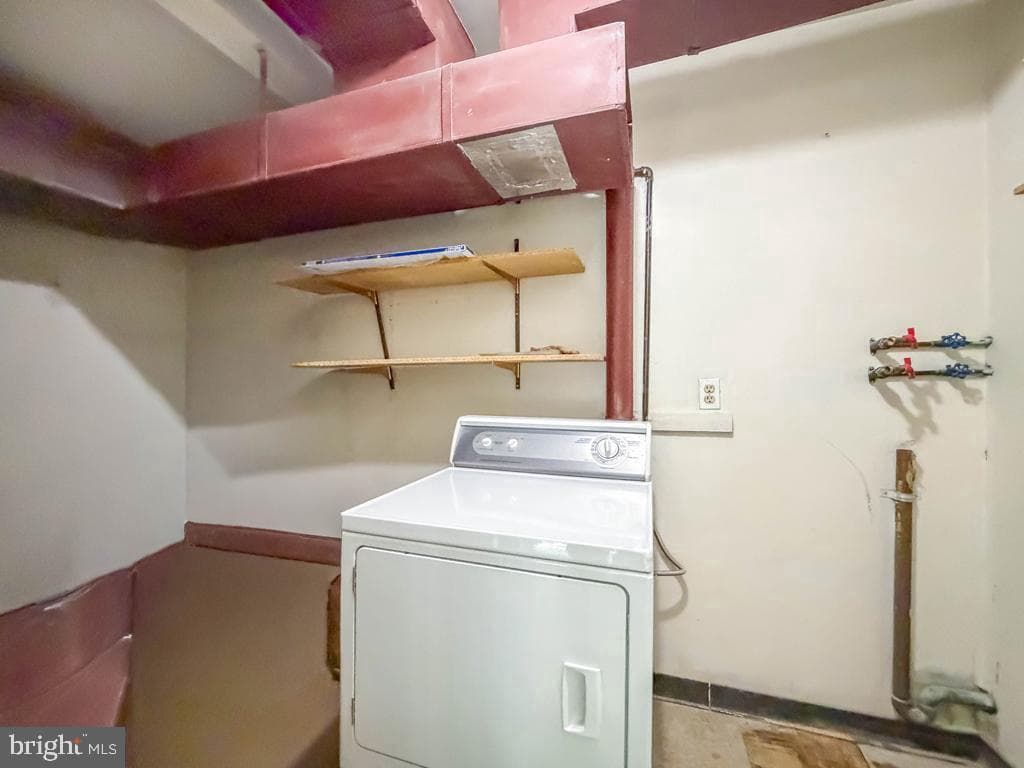 44303 Delaire Landing Road #303 photo 23