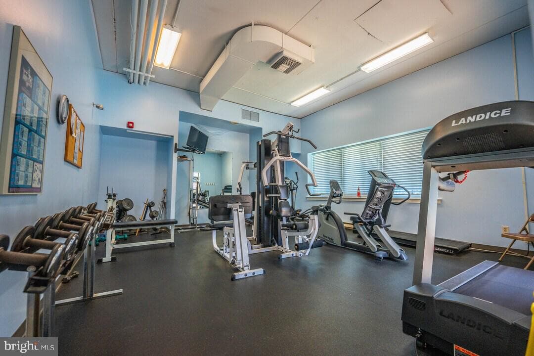 44303 Delaire Landing Road #303 photo 40