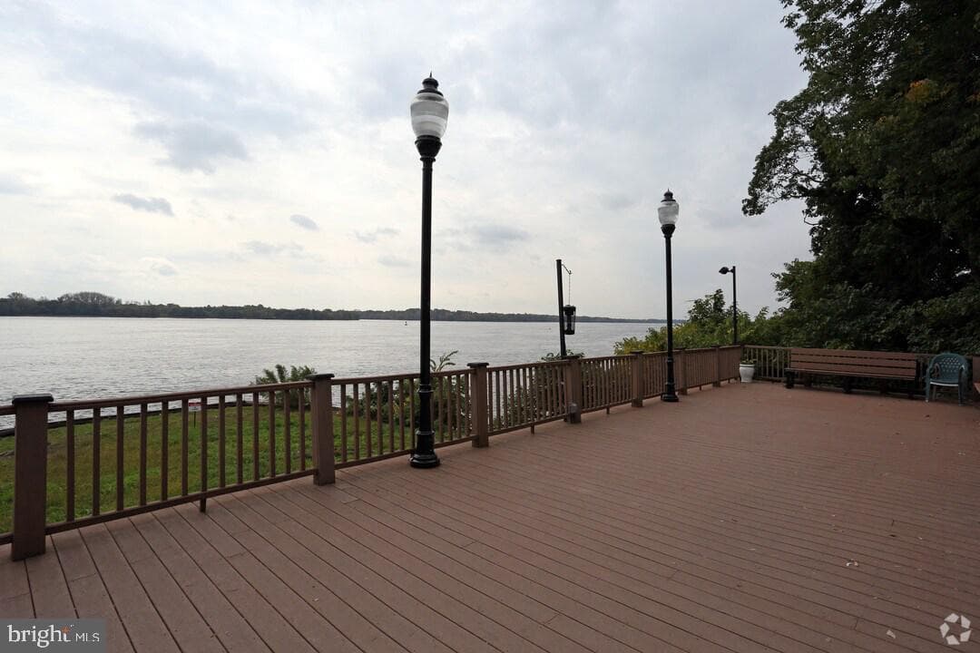 44303 Delaire Landing Road #303 photo 41