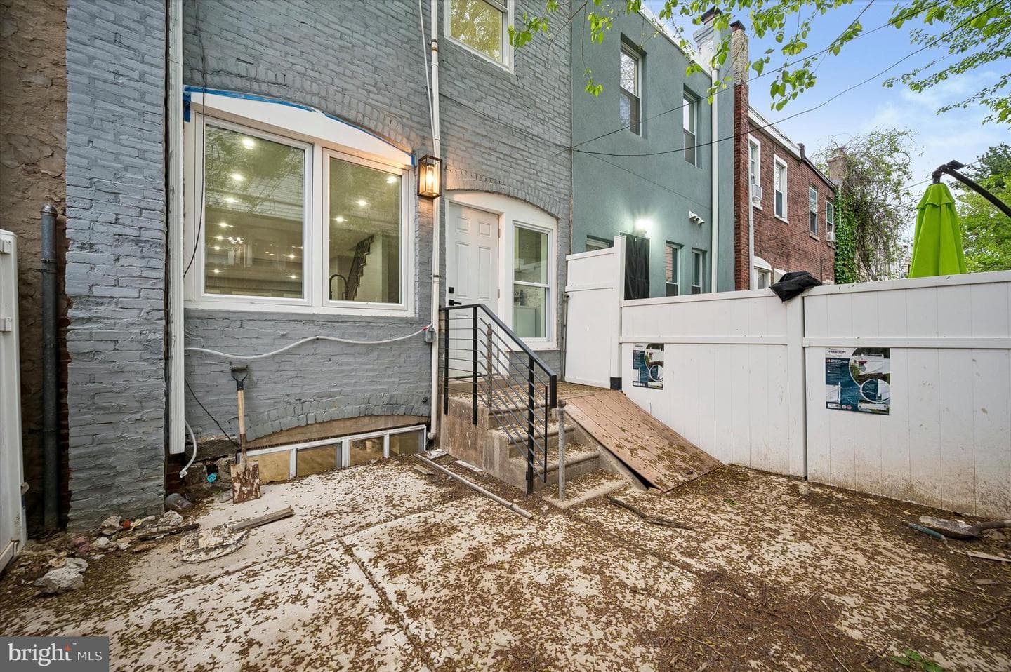 547 S Yewdall Street photo 22