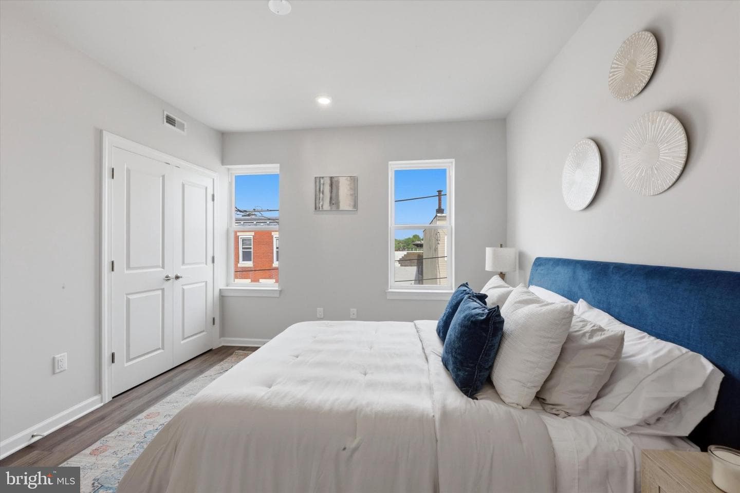 1205 S Harmony photo 13