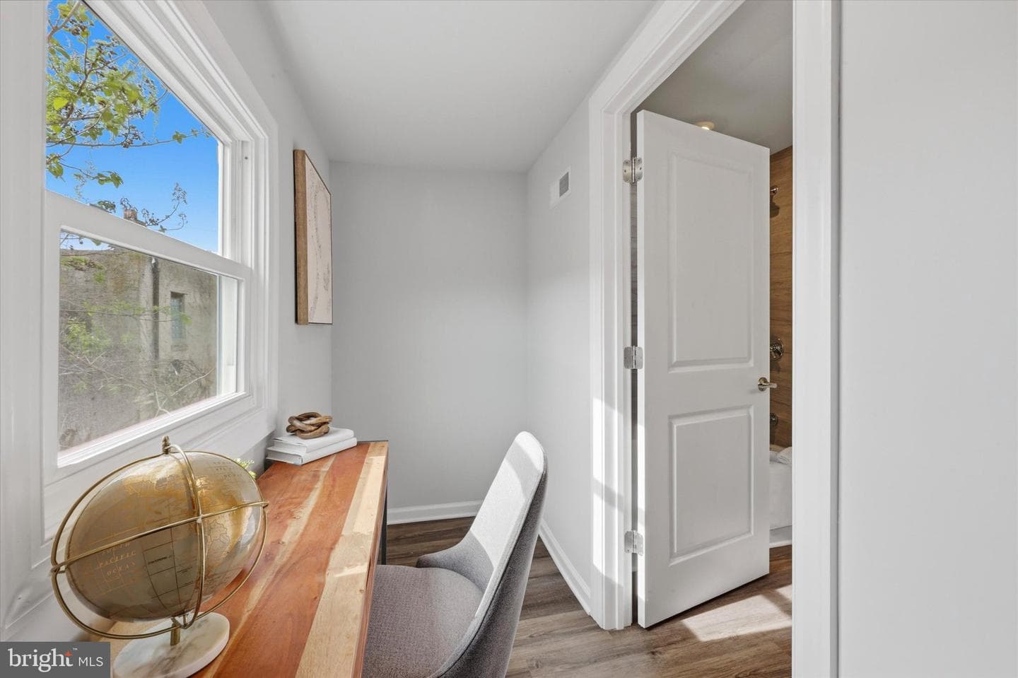 1205 S Harmony photo 17