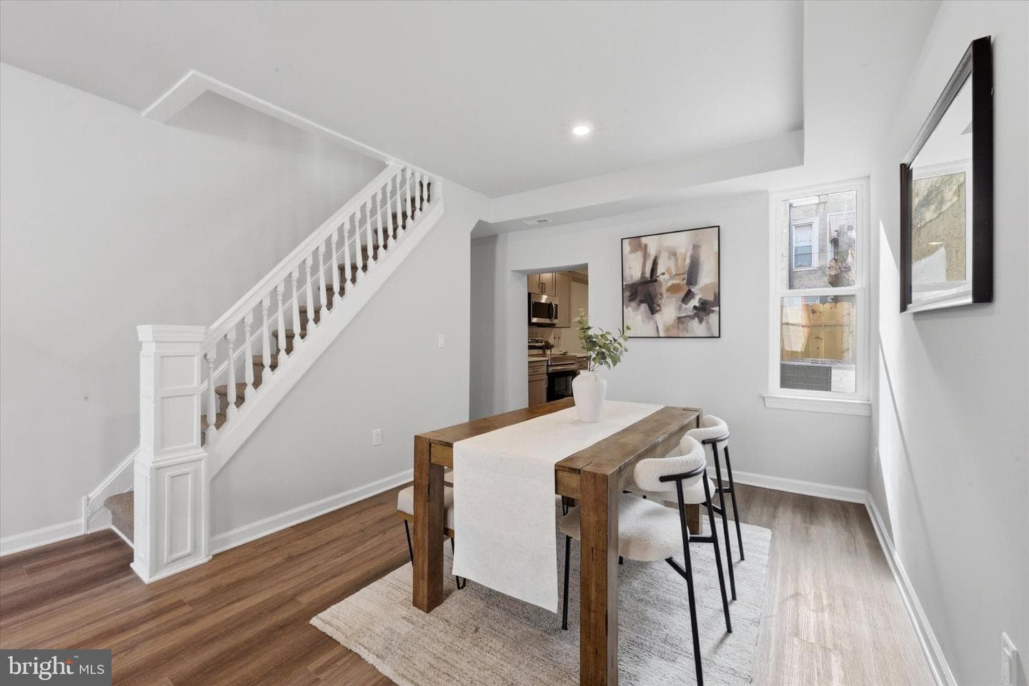 1205 S Harmony photo 6