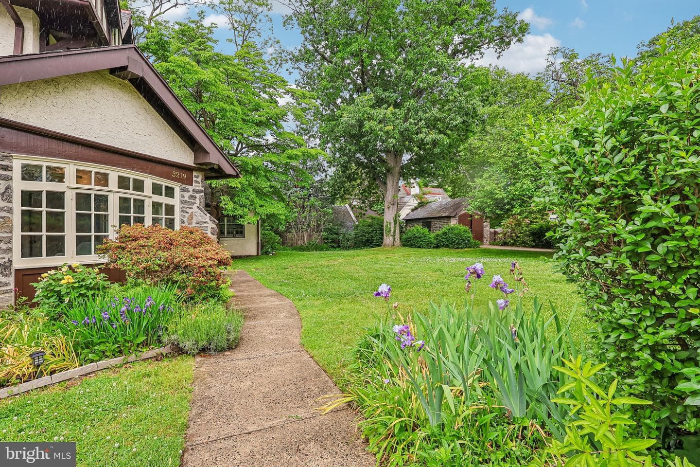 3219 W Penn Street photo 3