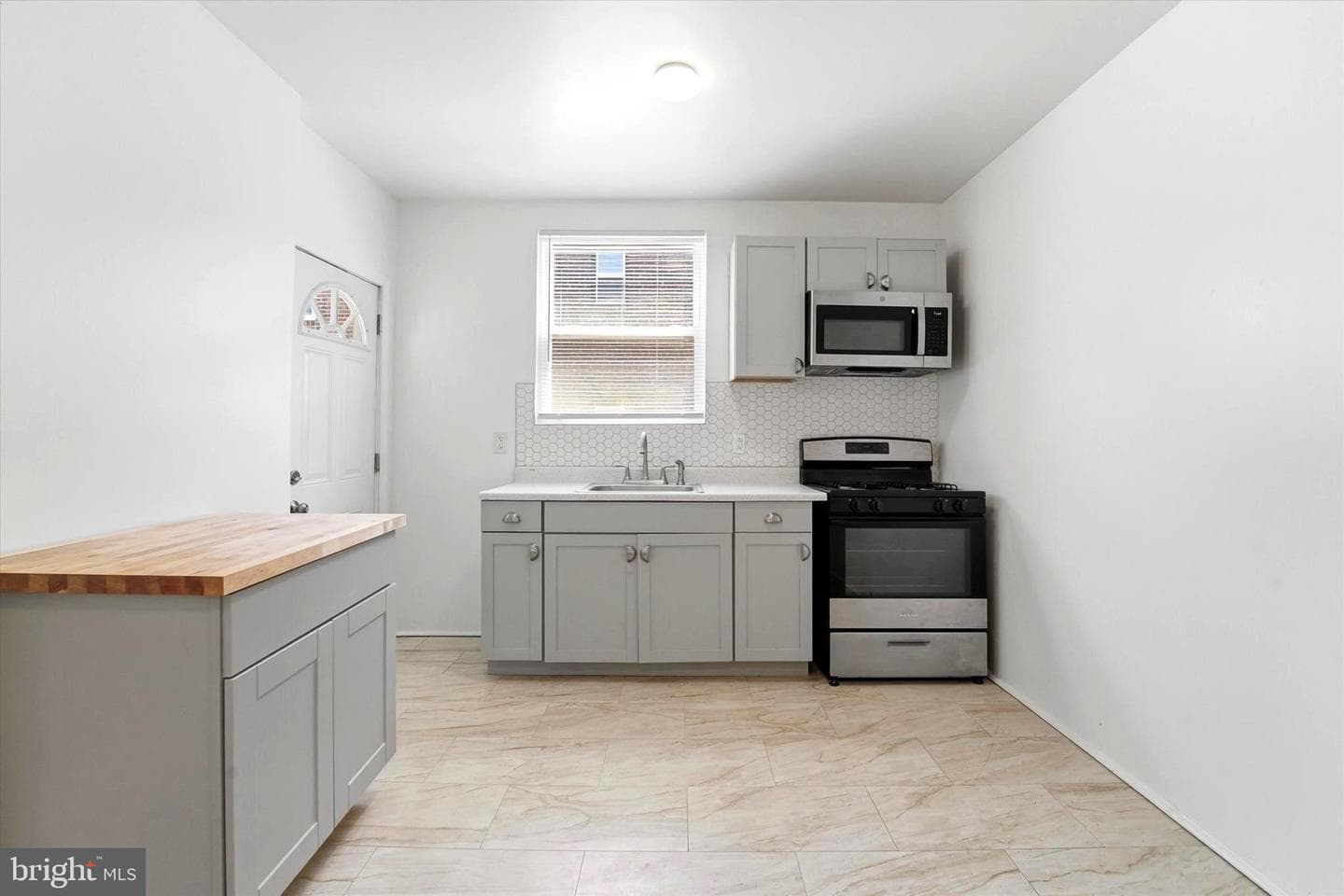 5212 Euclid Street photo 10