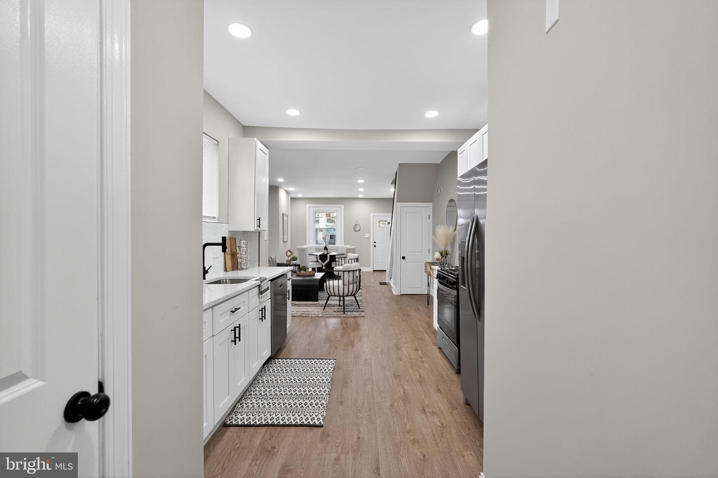 5055 Brown Street photo 11