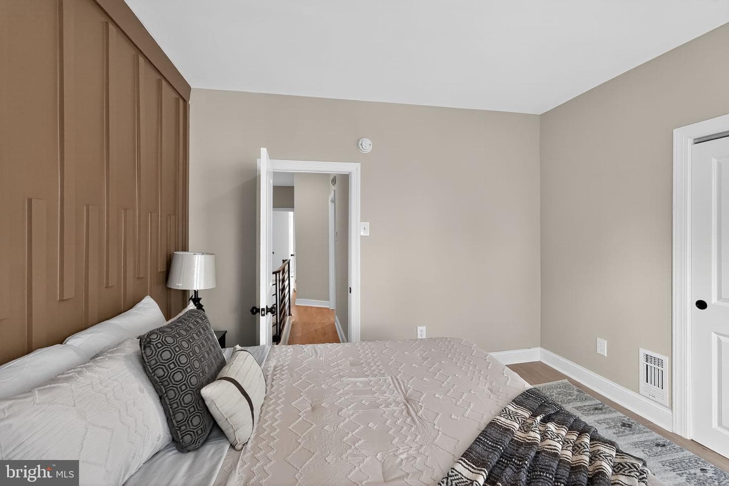 5055 Brown Street photo 19