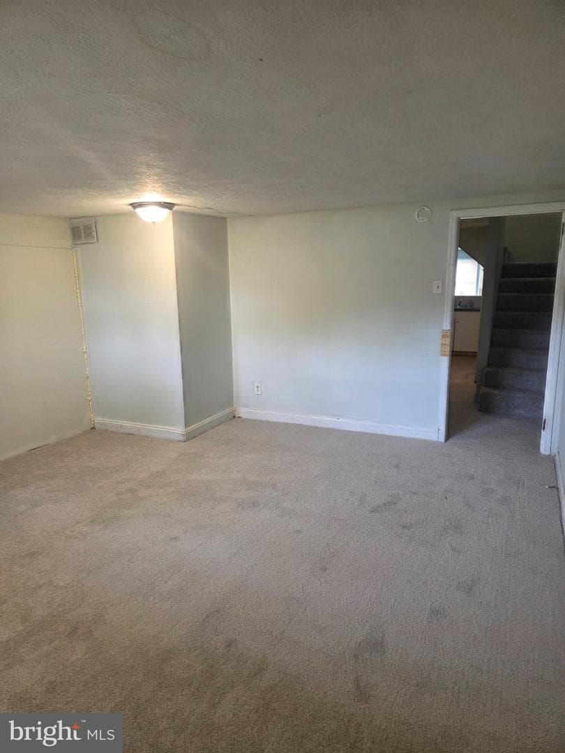 2037 Napfle Avenue photo 11