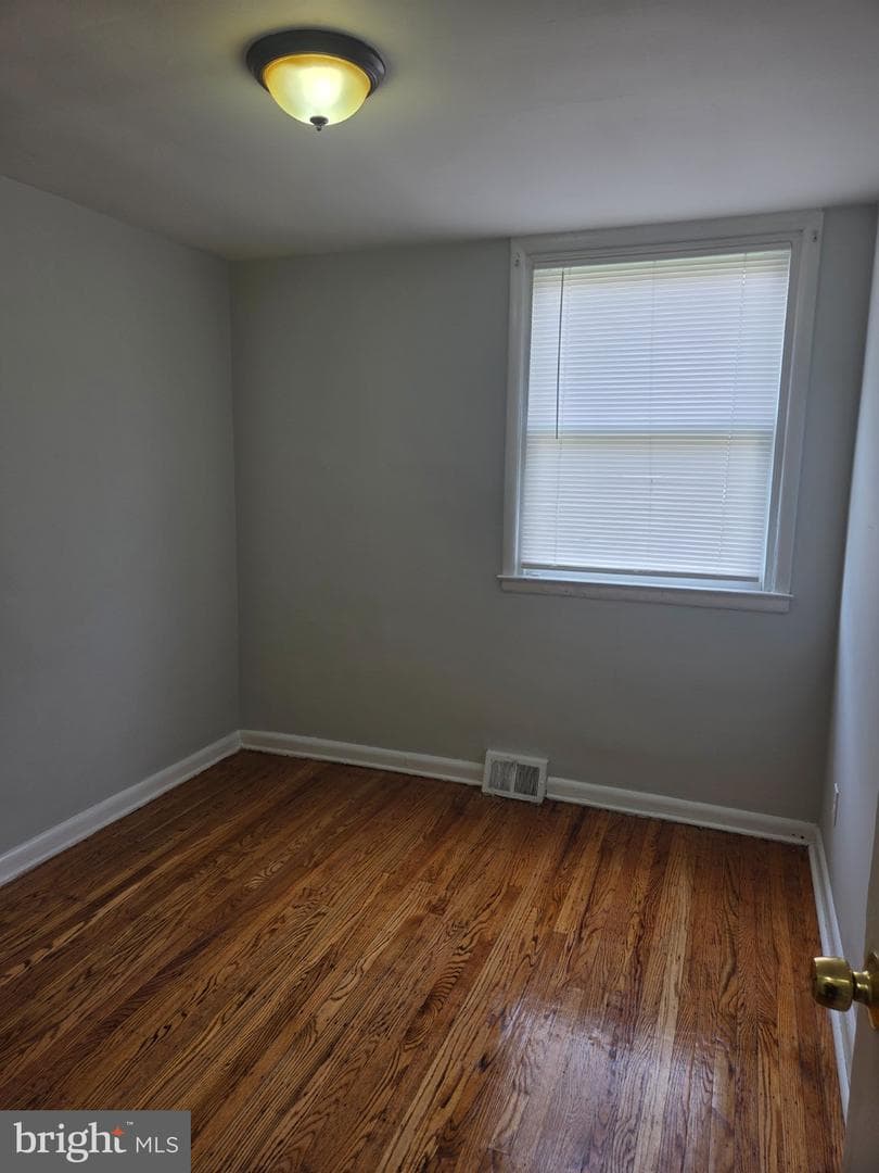 2037 Napfle Avenue photo 9