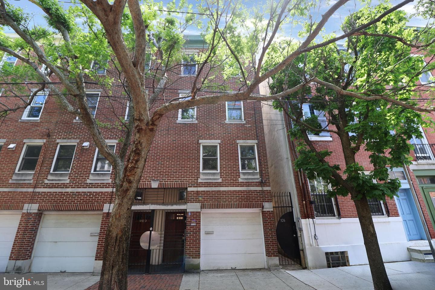 324 Queen Street #b