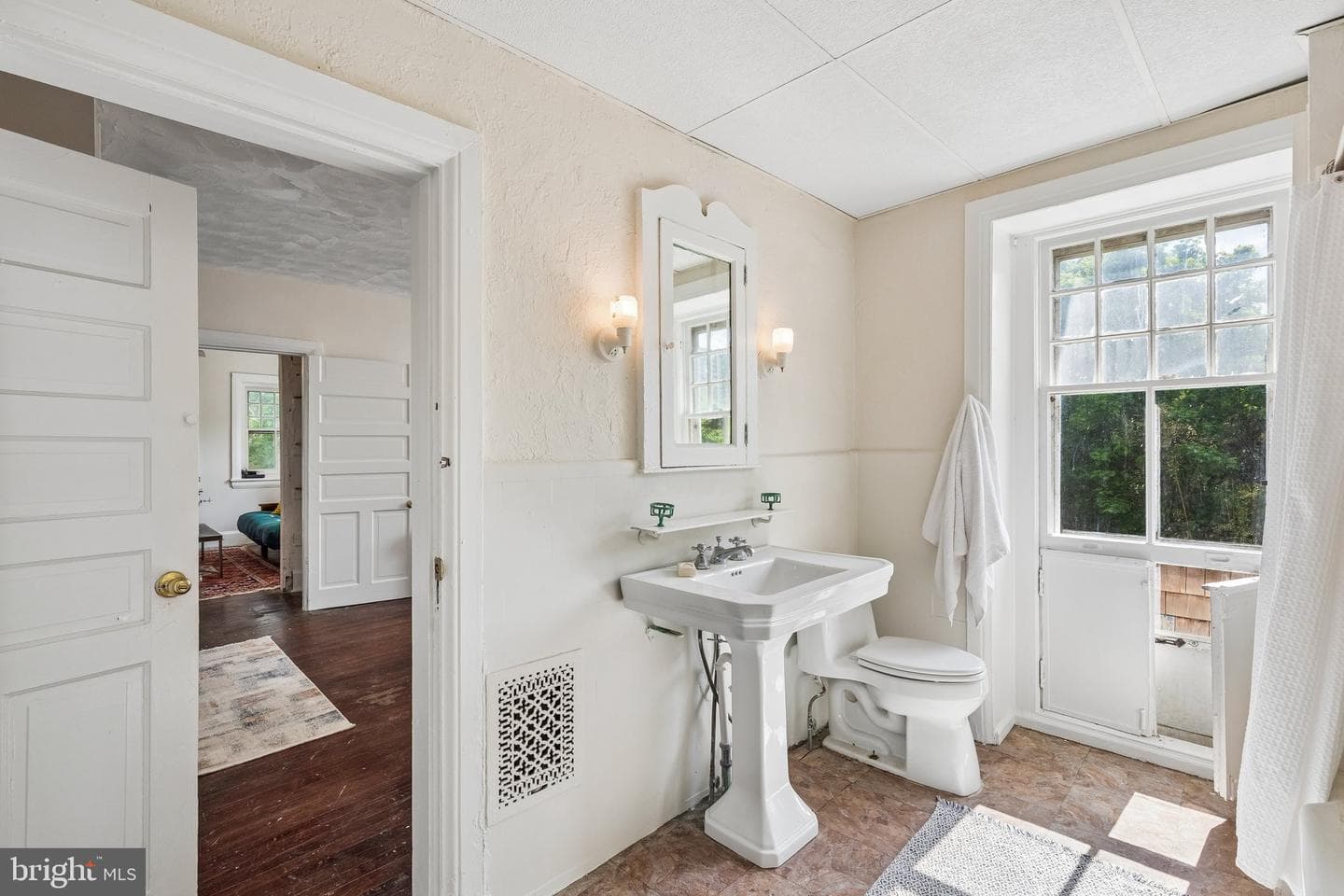 5940 Overbrook Avenue photo 43