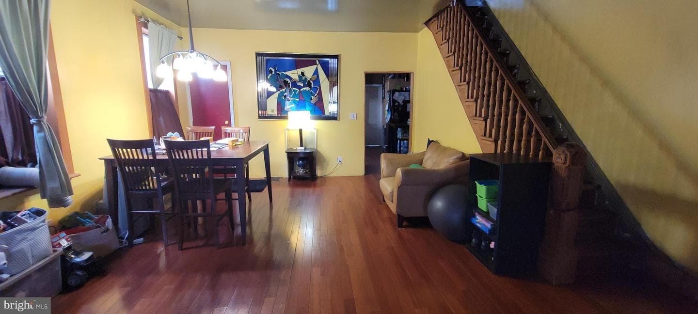 1683 Margaret Street photo 5