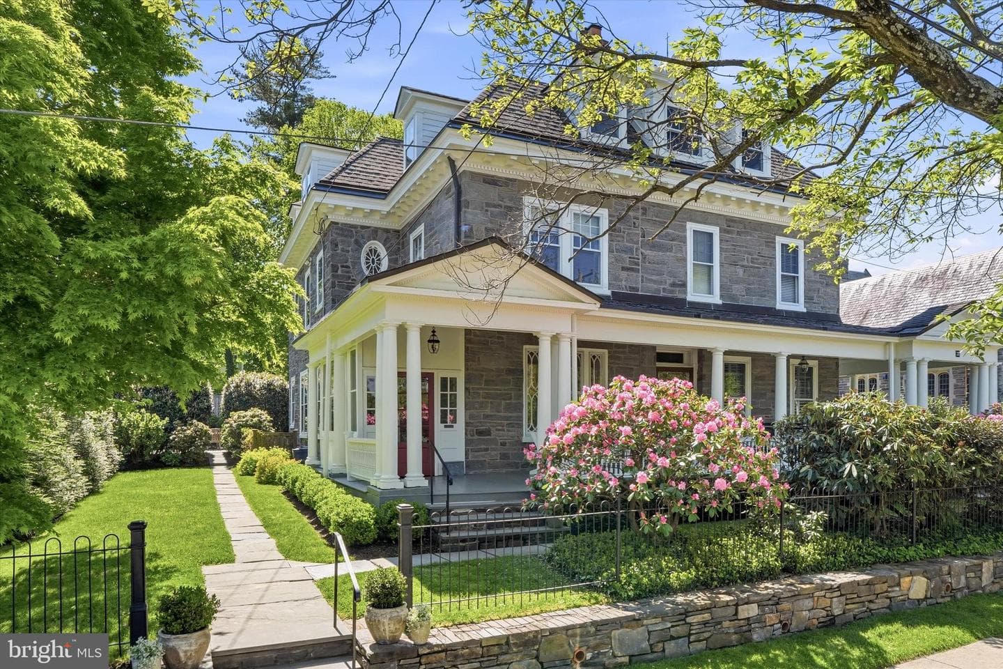 36 E Chestnut Hill Avenue