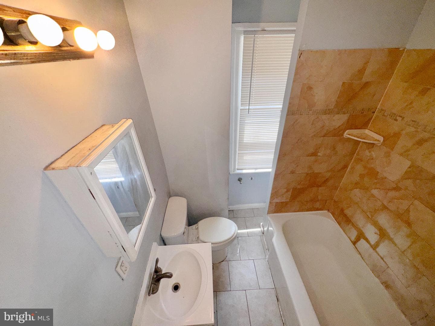 314 N Robinson Street photo 13