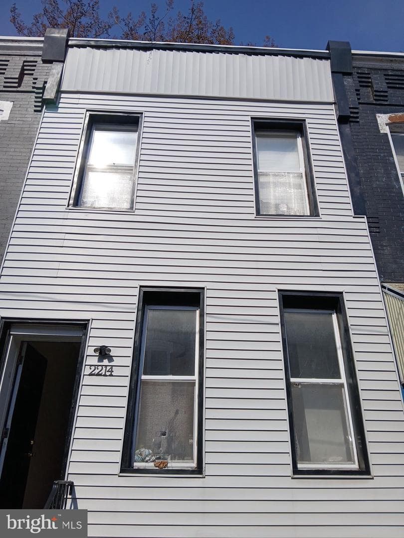 2214 N Cleveland Street photo 3