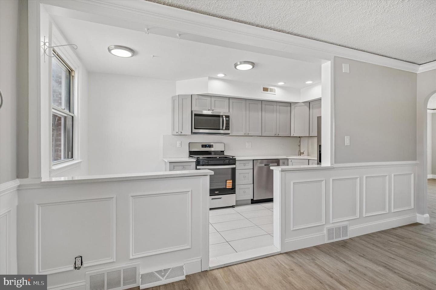 3015 Holme Avenue photo 9