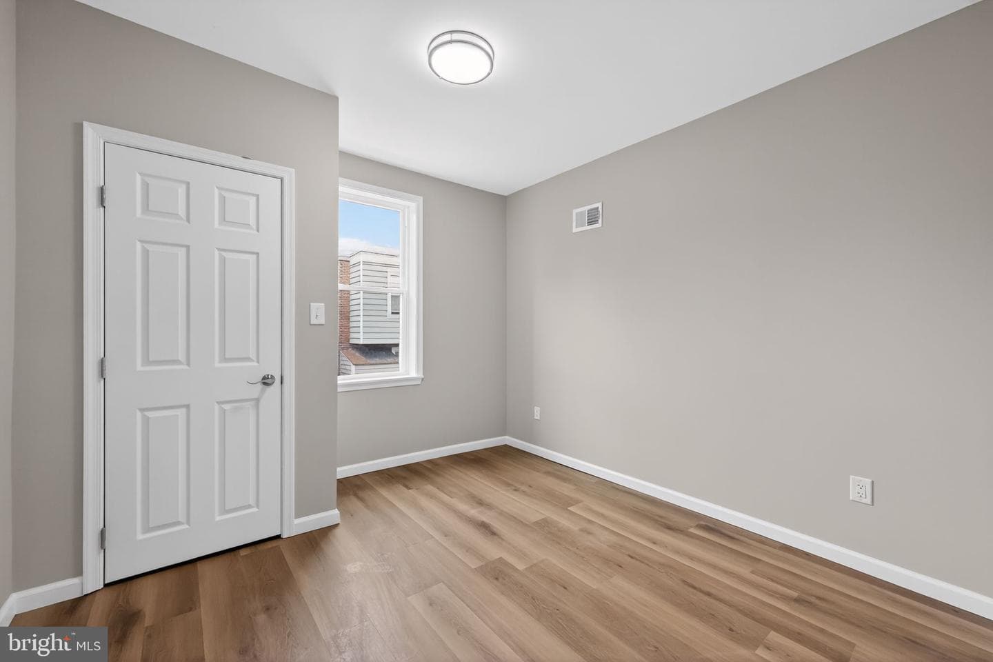 5644 Addison Street photo 25